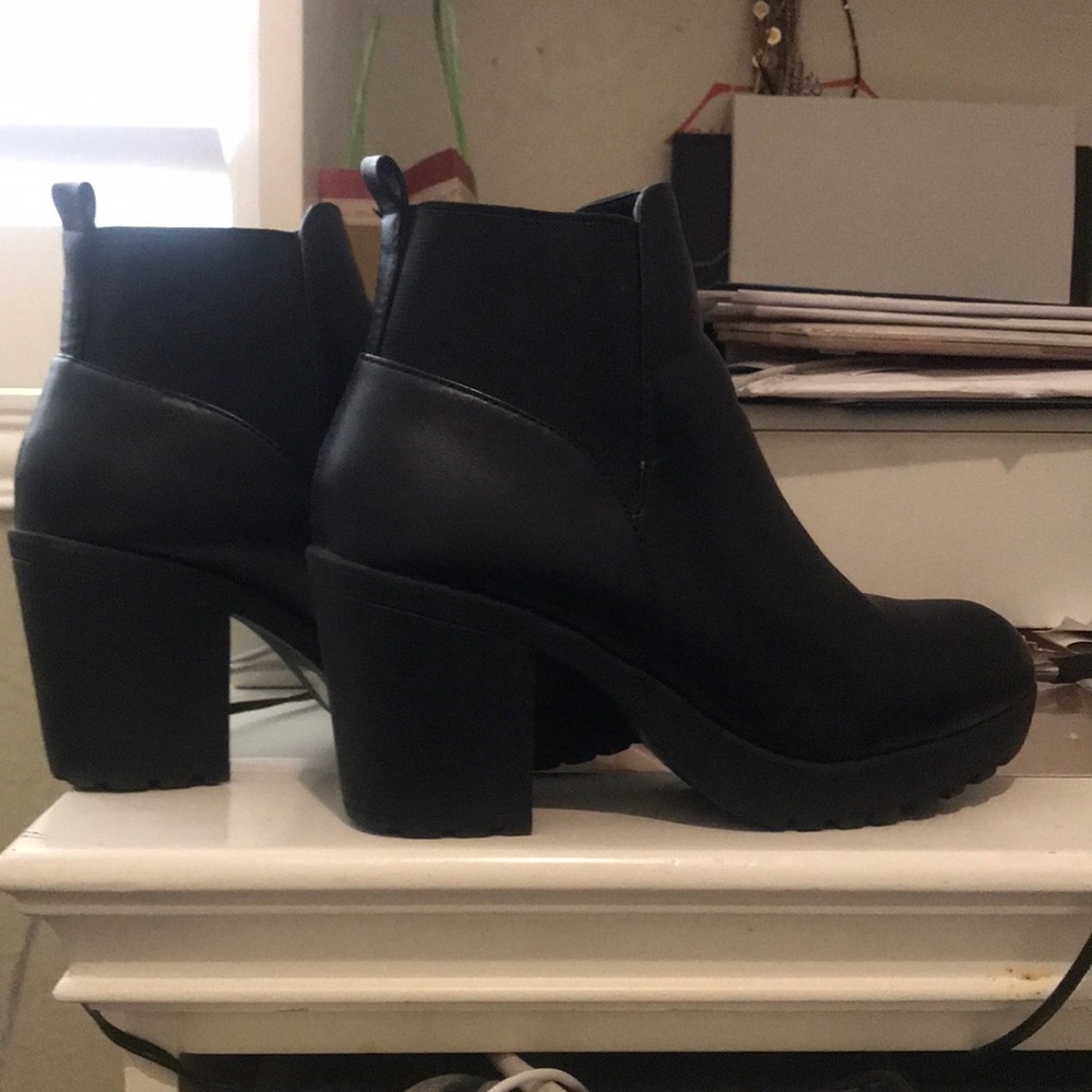 Black booties - Picture 3 of 4